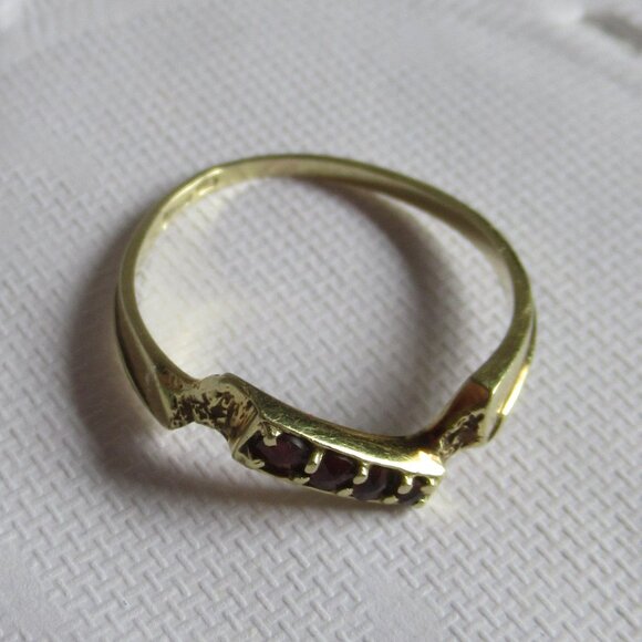 14k Gold, 4 Red Garnet stones, Ring, Czech, Size 6.5 - Picture 7 of 11